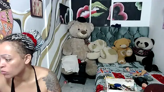 Snapshot of manzanahot9 chatting on 09-13-25, 01:22 manzanahot9 online show from 09-13-25, 01:22