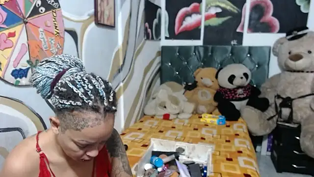 Snapshot of manzanahot9 chatting on 11-16-25, 10:31 manzanahot9 online show from 11-16-25, 10:31