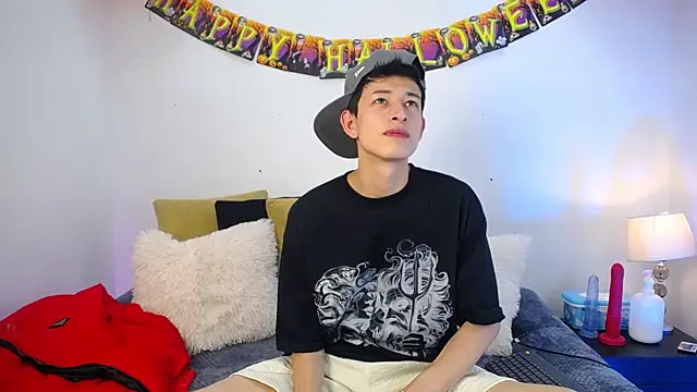 MaikCarver online show from 10-11-25, 04:02