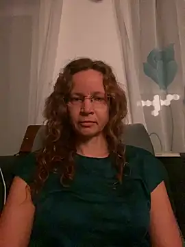 AnnikaRose online show from 11-20-25, 06:47