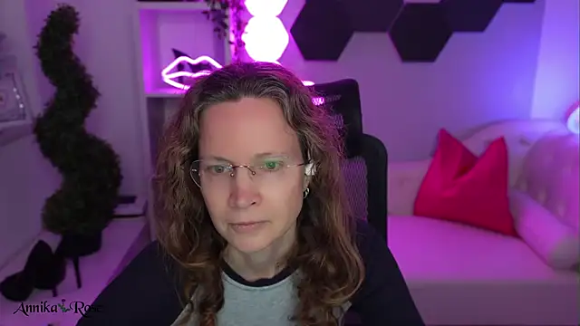 AnnikaRose online show from 02-06-26, 12:34