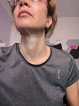 AnnikaRose online show from 12-18-25, 06:40