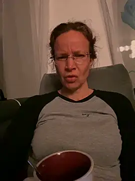 AnnikaRose online show from 10-09-25, 05:41