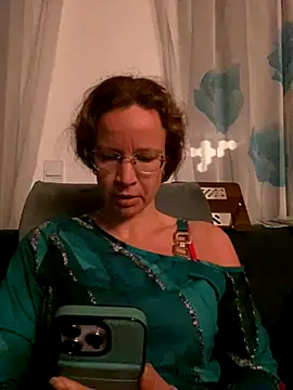 AnnikaRose online show from 11-12-25, 06:50