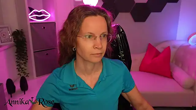 AnnikaRose online show from 02-21-26, 04:09