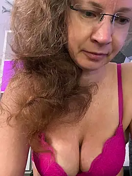 Snapshot of AnnikaRose chatting on 06-11-26, 02:33 AnnikaRose online show from 06-11-26, 02:33