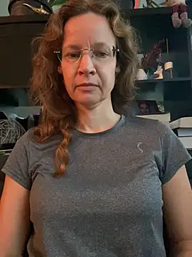 AnnikaRose online show from 11-10-25, 06:51