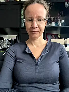 AnnikaRose online show from 10-24-25, 07:07