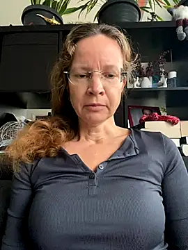 AnnikaRose online show from 10-07-25, 06:14