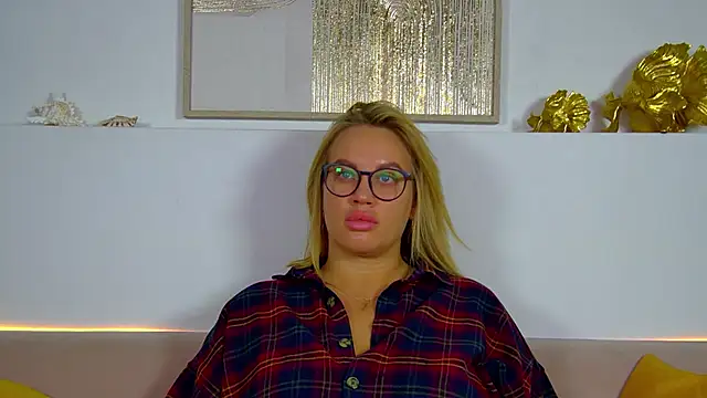 MariaNeumann online show from 11-28-25, 06:24