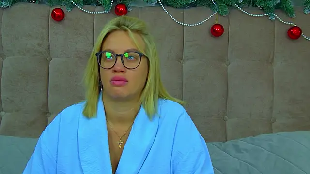 MariaNeumann online show from 12-19-25, 06:27