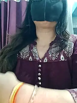 Aishwaryaa 69 online show from 05-18-26, 01:05
