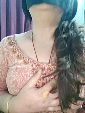 Aishwaryaa 69 online show from 06-06-26, 01:44