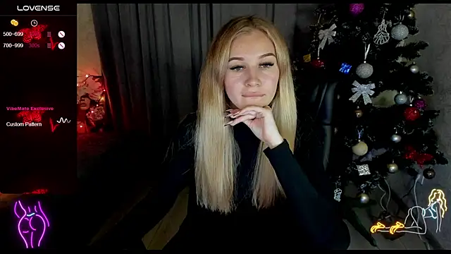  NigoNika online show from 11-28-25, 01:33