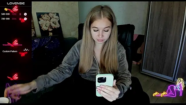  NigoNika online show from 11-06-25, 11:36