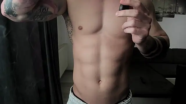 Snapshot of Richarddarell1 chatting on 03-04-26, 06:43 Richarddarell1 online show from 03-04-26, 06:43