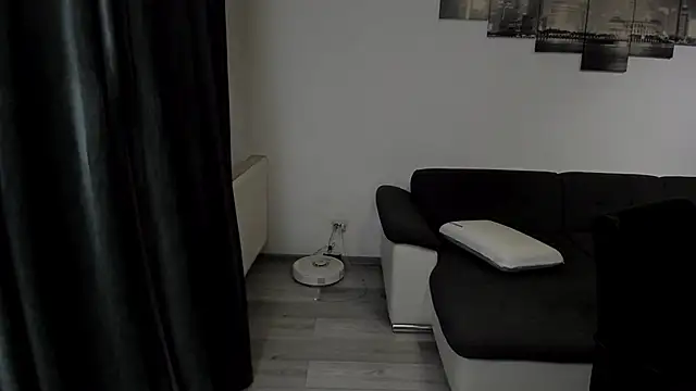 Snapshot of Richarddarell1 chatting on 02-17-26, 06:44 Richarddarell1 online show from 02-17-26, 06:44