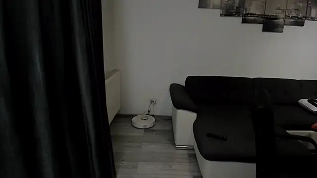 Snapshot of Richarddarell1 chatting on 02-06-26, 06:31 Richarddarell1 online show from 02-06-26, 06:31