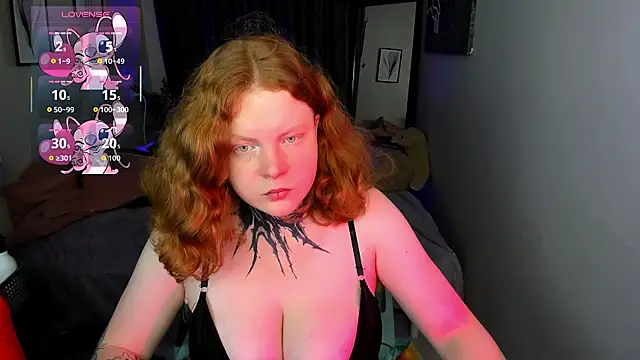 Cassie xKiss online show from 12-17-25, 08:47