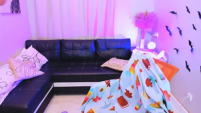 Cassie xKiss online show from 10-25-25, 08:31