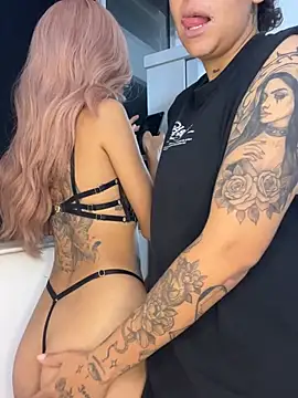 Snapshot of Rob_and_lizzy chatting on 01-15-26, 04:27 Rob and lizzy online show from 01-15-26, 04:27