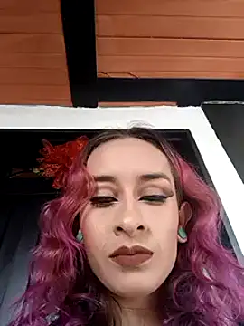 Snapshot of Rob_and_lizzy chatting on 01-10-25, 03:27 Rob and lizzy online show from 01-10-25, 03:27