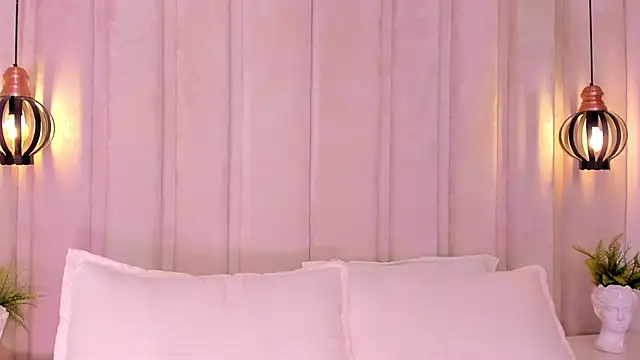 Snapshot of bonniekim_ chatting on 03-13-25, 11:51 bonniekim online show from 03-13-25, 11:51