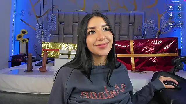 Leiaa  online show from 12-21-24, 05:25