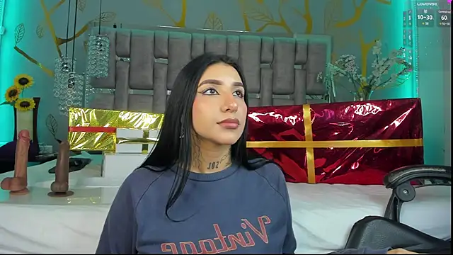 Leiaa  online show from 12-19-24, 05:40