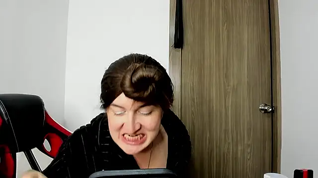 Snapshot of Sweet-Suck69 chatting on 02-26-25, 08:17 Sweet-Suck69 online show from 02-26-25, 08:17