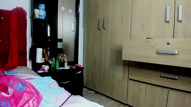 Snapshot of Sweet-Suck69 chatting on 09-15-25, 11:05 Sweet-Suck69 online show from 09-15-25, 11:05