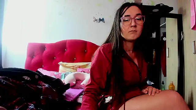 Snapshot of Sweet-Suck69 chatting on 10-15-25, 09:01 Sweet-Suck69 online show from 10-15-25, 09:01