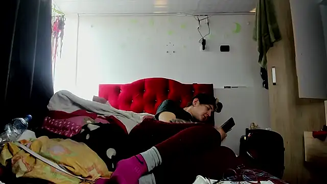 Snapshot of Sweet-Suck69 chatting on 03-18-25, 05:01 Sweet-Suck69 online show from 03-18-25, 05:01