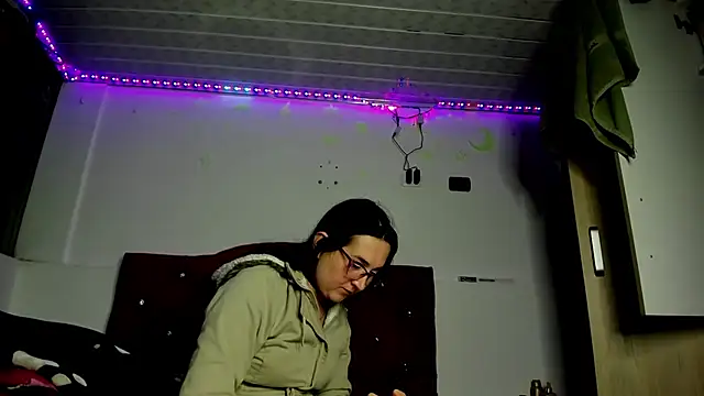 Snapshot of Sweet-Suck69 chatting on 03-19-25, 04:57 Sweet-Suck69 online show from 03-19-25, 04:57