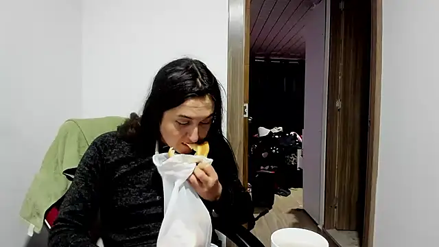 Snapshot of Sweet-Suck69 chatting on 02-18-25, 02:49 Sweet-Suck69 online show from 02-18-25, 02:49