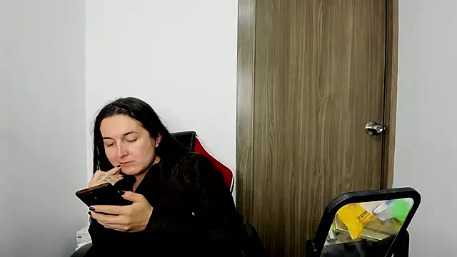 Snapshot of Sweet-Suck69 chatting on 02-17-25, 07:15 Sweet-Suck69 online show from 02-17-25, 07:15