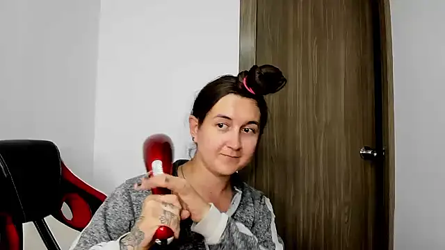 Snapshot of Sweet-Suck69 chatting on 02-20-25, 05:44 Sweet-Suck69 online show from 02-20-25, 05:44