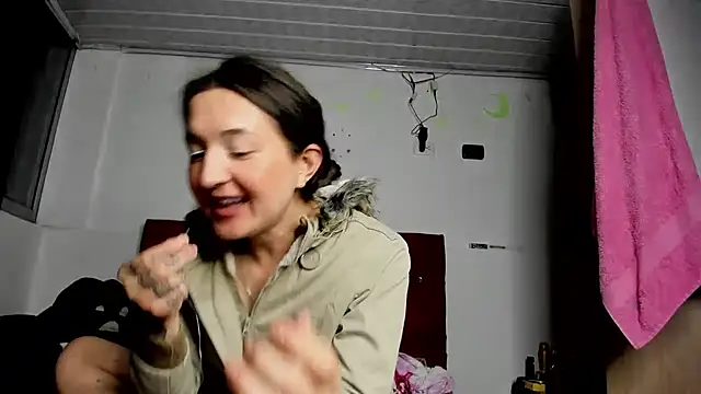 Snapshot of Sweet-Suck69 chatting on 03-16-25, 02:21 Sweet-Suck69 online show from 03-16-25, 02:21