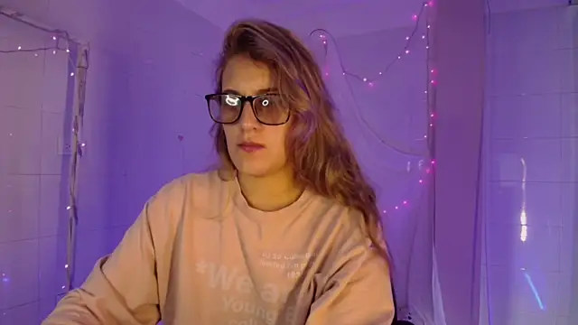 Giia paiige18 online show from 12-04-25, 01:43