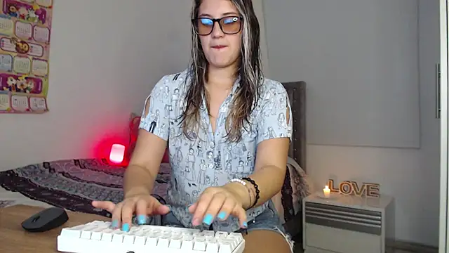 Giia paiige18 online show from 03-20-25, 02:19