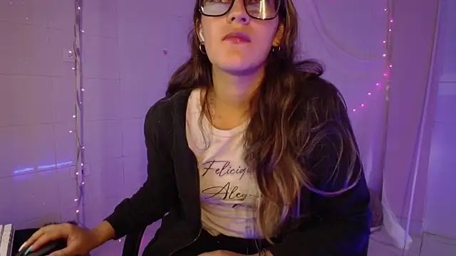 Giia paiige18 online show from 09-19-25, 01:04