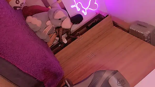 Vianca Chanel online show from 12-28-24, 01:50