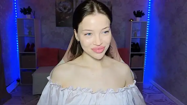 Snapshot of EmmyMills chatting on 05-03-26, 10:02 EmmyMills online show from 05-03-26, 10:02