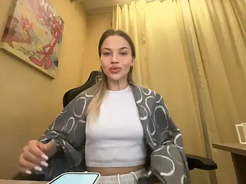 EmmyMills online show from 03-13-26, 10:37