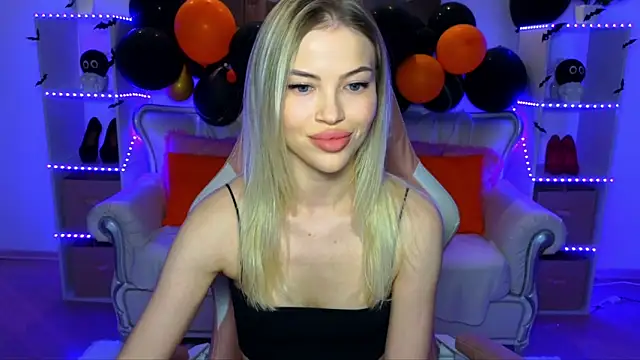 EmmyMills online show from 11-03-25, 10:24