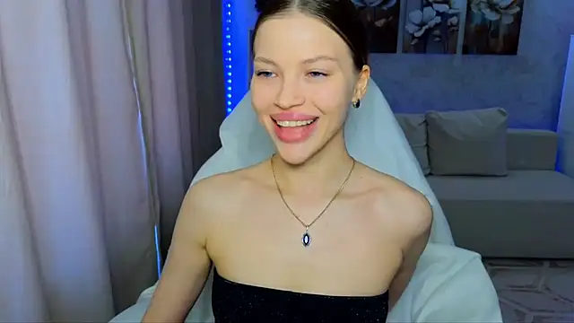 EmmyMills online show from 03-25-26, 09:30