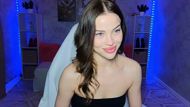 Snapshot of EmmyMills chatting on 05-21-26, 09:56 EmmyMills online show from 05-21-26, 09:56