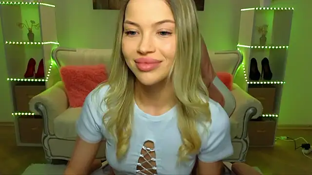 EmmyMills online show from 01-10-26, 06:03