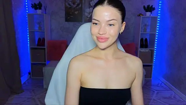 Snapshot of EmmyMills chatting on 05-20-26, 09:12 EmmyMills online show from 05-20-26, 09:12