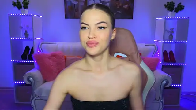 EmmyMills online show from 11-12-25, 08:45